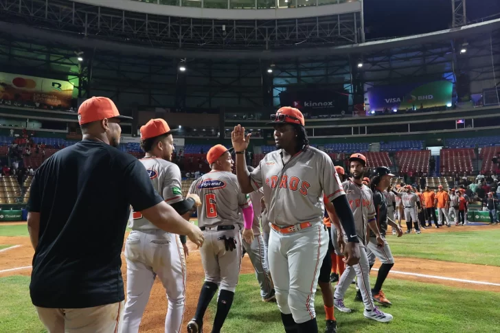 Celestino y Sánchez lideran triunfo de los Toros