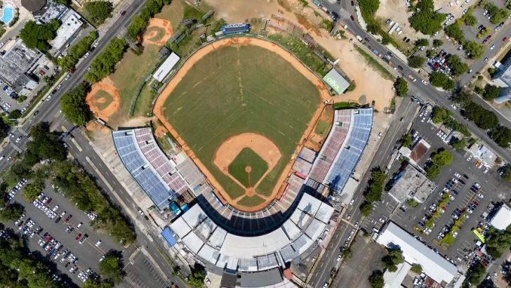 remodelacion-del-estadio-quisqueya-para-mejorar-drenaje-6e164314-focus-min0.03-0.11-896-504-728x410