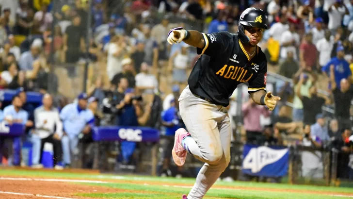Berroa y Amador sellan el doble triunfo de las Águilas