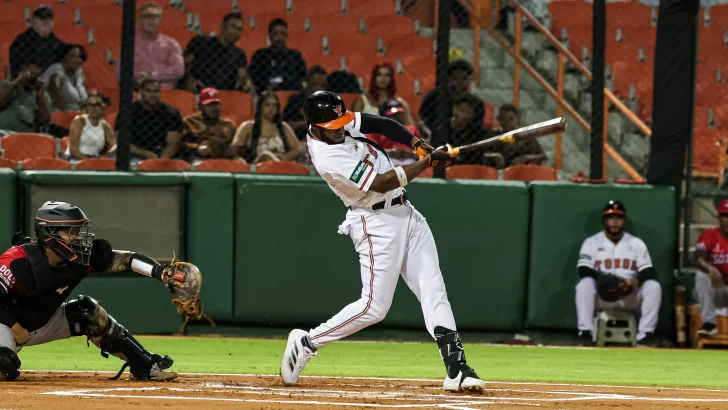 De la Cruz remolca tres en el triunfo de los Toros