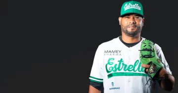 Esmil Rogers va por la historia esta noche Esmil Rogers va por la historia esta noche