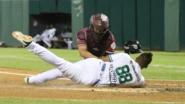 Esmil Rogers dirige tercer triunfo corrido de las Estrellas