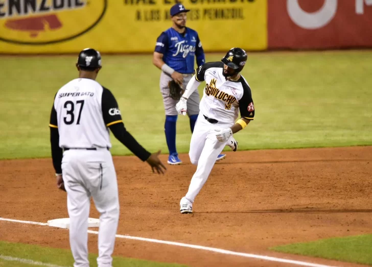 Las Águilas mantienen dominio sobre el Licey con jonrón de Ezequiel Durán