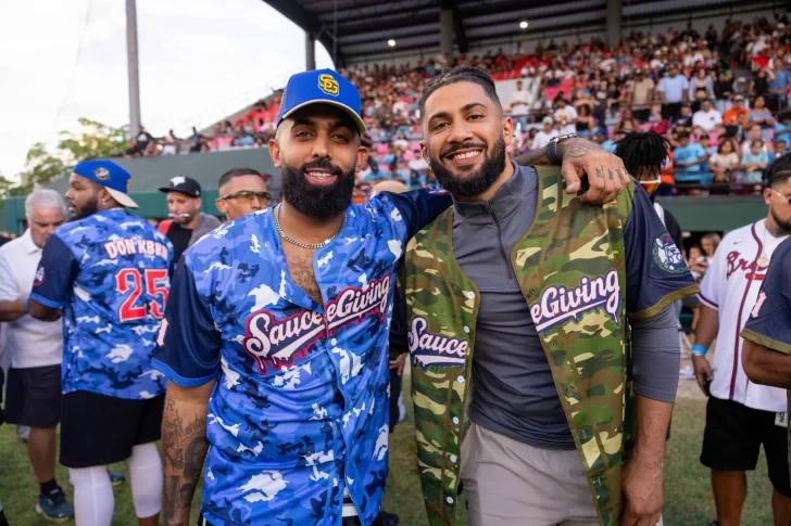 Fernando-Tatis-junto-a-Eladio-Carrion--728x485