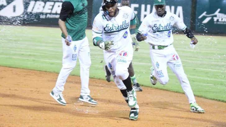 Canó dispara hit ganador en el 10mo en 5ta derrota Licey