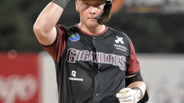 Rojas y Holton mantienen a los Gigantes en la pelea por el cuarto