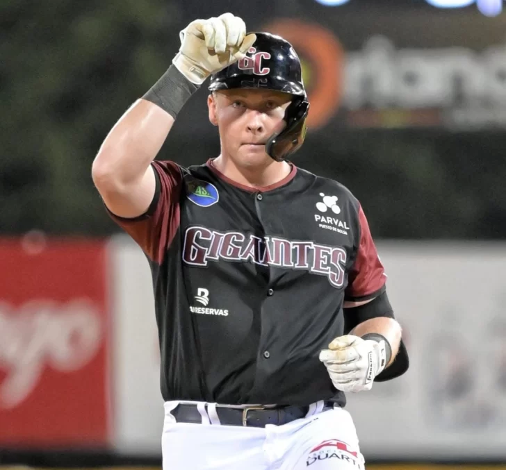 Rojas y Holton mantienen a los Gigantes en la pelea por el cuarto Rojas y Holton mantienen a los Gigantes en la pelea por el cuarto