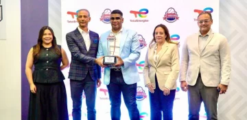  En Premiación “Los Dominicanos Primero Cuqui Córdova”  