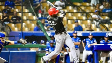Lake impulsa triunfo y los Leones blanquean al Licey