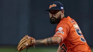 Contratan lanzadores Richard Guash y James González