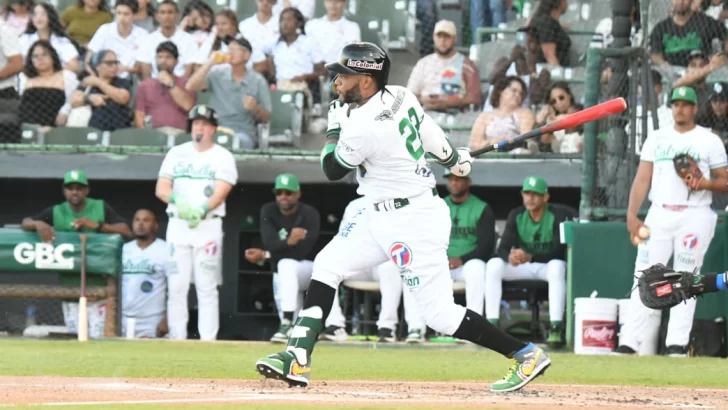 Buen pitcheo y ofensiva oportuna dan triunfo a las Estrellas