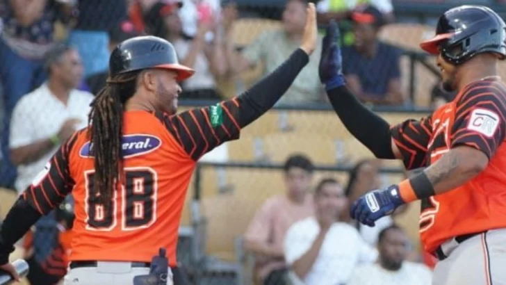 Ronaldo Hernández guía paliza Toros sobre Leones