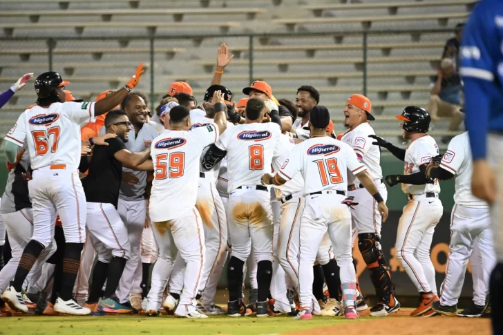 Toros vencen a Licey con cuatro empujadas de Muñoz