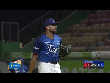 Cuadrangular de Alexander Canario con los Leones