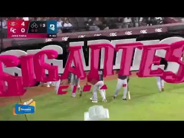 Franchy Cordero conecta cuadrangular de tres carreras