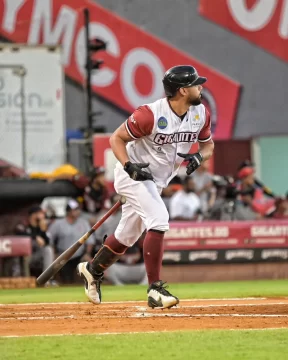 Gigantes barren a Toros y complican la clasificación Gigantes barren a Toros y complican la clasificación