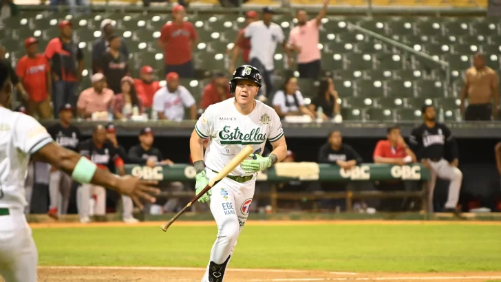 Dramático jonrón de Josh Lester decide triunfo en 10 entradas