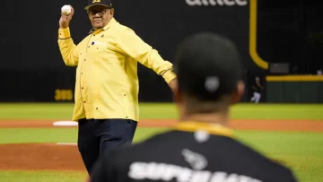 Águilas Cibaeñas y ACDS reconocen a Pappy Pérez Águilas Cibaeñas y ACDS reconocen a Pappy Pérez