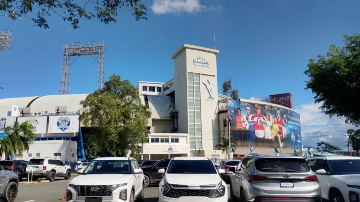 Ultimo vuelo de las Águilas sobre la cueva del Tigre Ultimo vuelo de las Águilas sobre la cueva del Tigre
