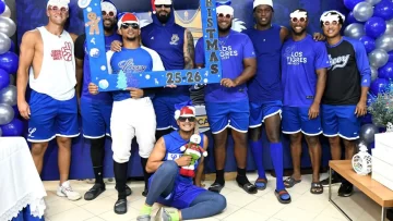 Dan la bienvenida a la Navidad junto a su fanaticada