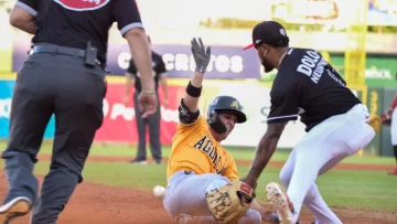 Águilas alcanzan 30 victorias ante los Leones Águilas alcanzan 30 victorias ante los Leones