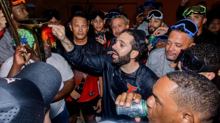 Y anuncian el retorno de Troy Johnston Y anuncian el retorno de Troy Johnston