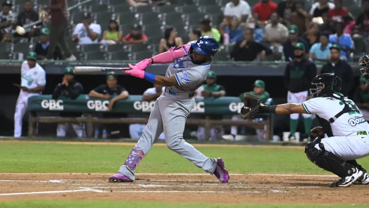 Licey  gana tercero seguido y bajan a ocho su número mágico