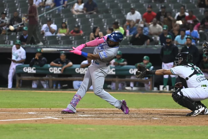 Licey gana tercero seguido y bajan a ocho su número mágico Licey gana tercero seguido y bajan a ocho su número mágico