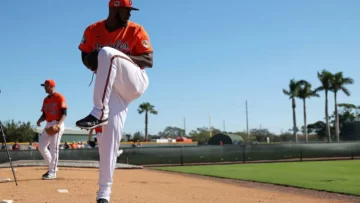 Orioles manejan con cautela regreso de Bautista Orioles manejan con cautela regreso de Bautista