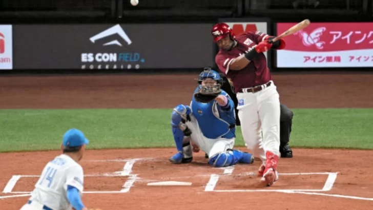 Licey firma a Maikel Franco y retiene a Michael Féliz Licey firma a Maikel Franco y retiene a Michael Féliz