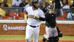 Licey firma al agente libre Andretty Cordero