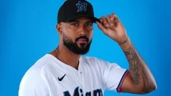 Sandy Alcántara cierra la primavera con seis ponches