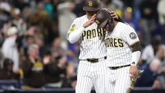 Machado sale por  molestia en la pierna izquierda