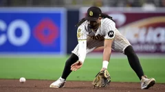 Tatis Jr. brilla en su primera apertura en segunda base con los Padres