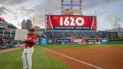 Ramírez impresiona por su durabilidad y liderazgo en Cleveland