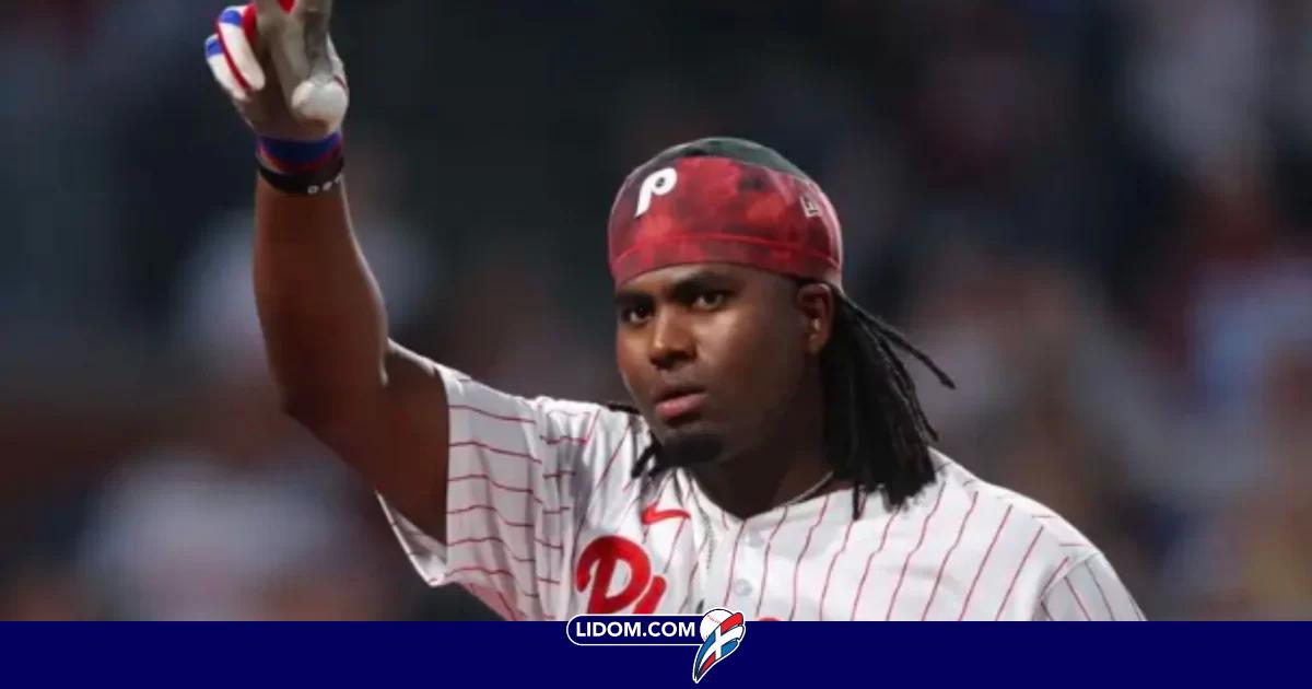 Fallon Reyes Félix Reyes conecta jonrón en su primer turno | Lidom