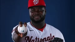 Yean deslumbra con rectas de 99 mph en un debut