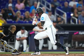 Otto López encabeza en hits mientras Arráez recupera el bateo Otto López encabeza en hits mientras Arráez recupera el bateo