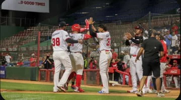 Marmolejos jonronea y el Escogido consigue su primer triunfo Marmolejos jonronea y el Escogido consigue su primer triunfo