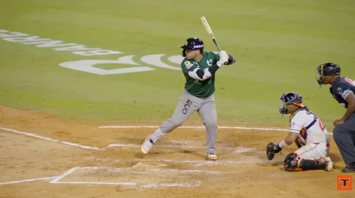 Estrellas apalean 11-0 a los Toros con ofensiva de 17 hits en noche inaugural en La Romana Estrellas apalean 11-0 a los Toros con ofensiva de 17 hits en noche inaugural en La Romana