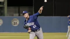 Toros contratan al abridor zurdo  canadiense Evan Grills
