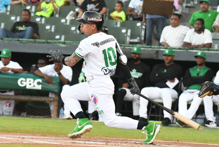 Barría estuvo intransitable, Estrellas castigan pitcheo de Leones y comienzan la temporada con 2-0