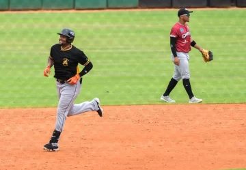 Águilas vencen a Gigantes y mantienen invicto en pretemporada Águilas vencen a Gigantes y mantienen invicto en pretemporada