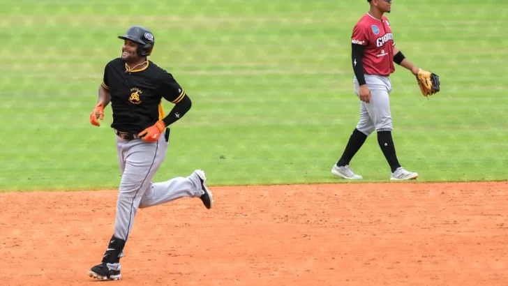 Águilas vencen a Gigantes y mantienen invicto en pretemporada Águilas vencen a Gigantes y mantienen invicto en pretemporada