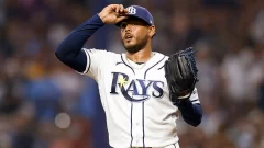 Freddy Peralta vuelve a brillar, pero se queda sin decisión ante Yankees