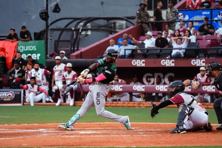 Estrellas completan barrida ante Gigantes con 24 carreras en dos partidos y suben al primer lugar Estrellas completan barrida ante Gigantes con 24 carreras en dos partidos y suben al primer lugar